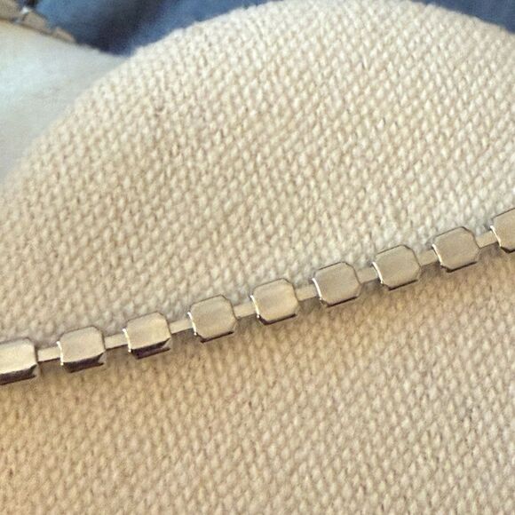 Vintage Monet Signed Silver Plated Clear Crystal Chocker Necklace. - Picture 7 of 10